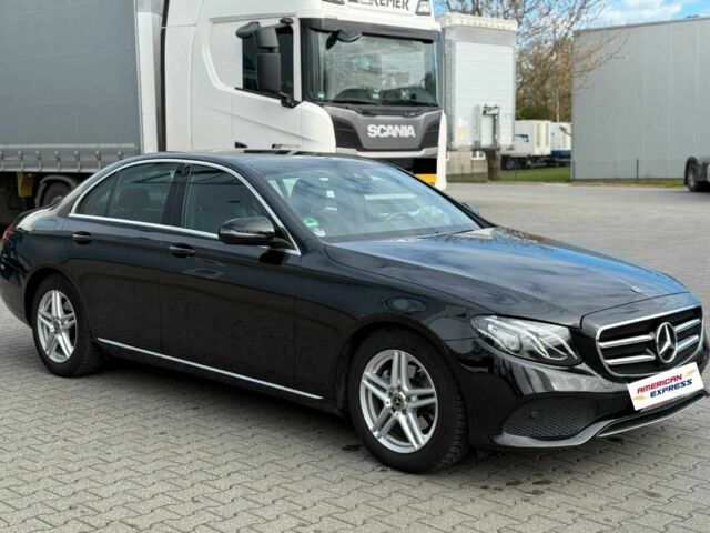 Чорний Мерседес Е-Клас, об'ємом двигуна 2 л та пробігом 99 тис. км за 20800 $, фото 1 на Automoto.ua