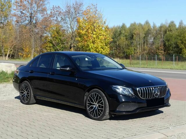 Чорний Мерседес Е-Клас, об'ємом двигуна 2 л та пробігом 31 тис. км за 20999 $, фото 1 на Automoto.ua