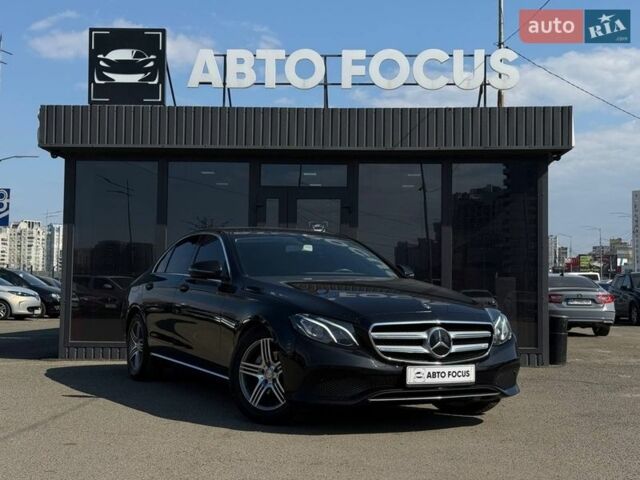 Черный Мерседес Е-Класс, объемом двигателя 1.95 л и пробегом 200 тыс. км за 22990 $, фото 1 на Automoto.ua