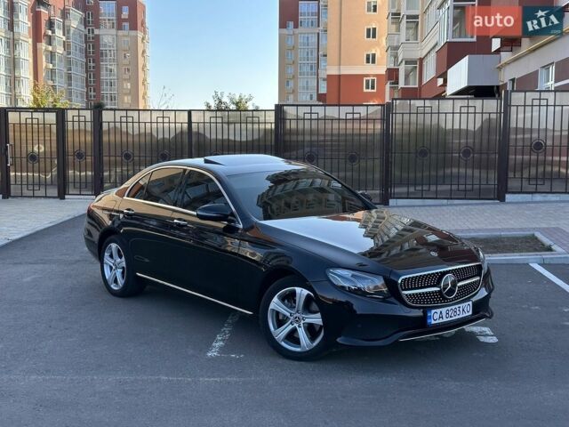 Черный Мерседес Е-Класс, объемом двигателя 1.95 л и пробегом 109 тыс. км за 30900 $, фото 1 на Automoto.ua