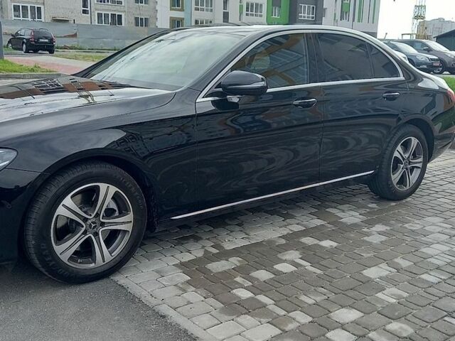 Чорний Мерседес Е-Клас, об'ємом двигуна 1.95 л та пробігом 175 тис. км за 29500 $, фото 1 на Automoto.ua