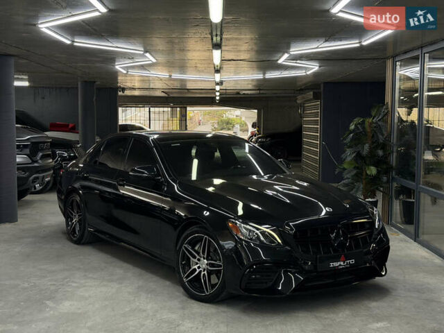 Черный Мерседес Е-Класс, объемом двигателя 3 л и пробегом 113 тыс. км за 38900 $, фото 1 на Automoto.ua