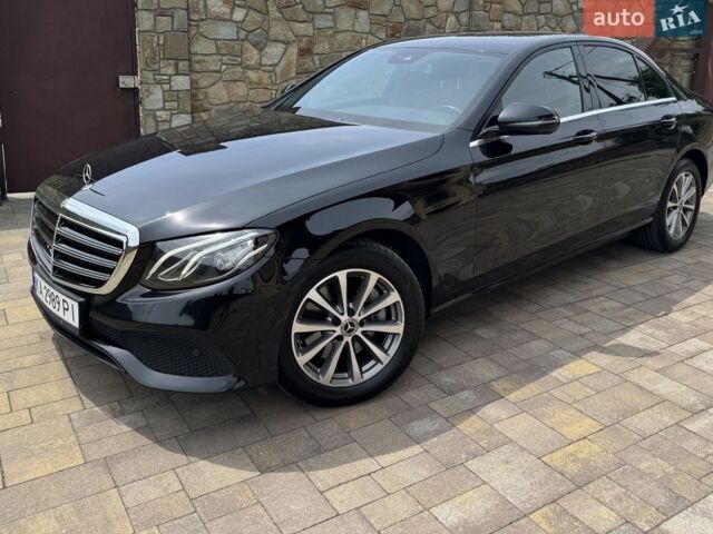 Черный Мерседес Е-Класс, объемом двигателя 1.95 л и пробегом 130 тыс. км за 28900 $, фото 1 на Automoto.ua