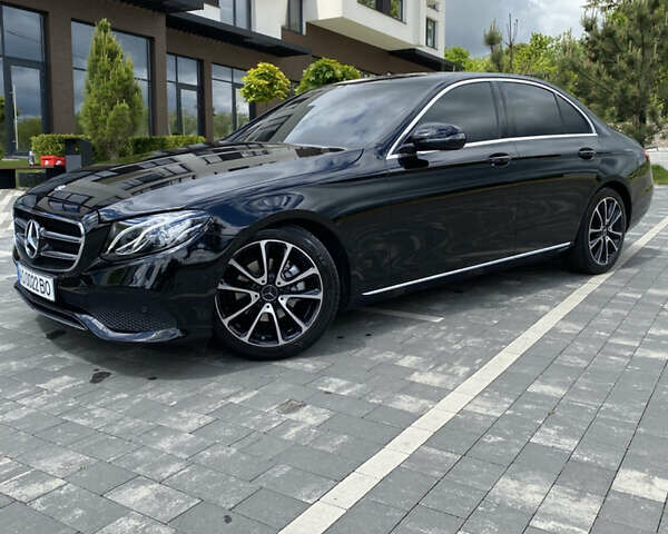 Черный Мерседес Е-Класс, объемом двигателя 1.6 л и пробегом 163 тыс. км за 28500 $, фото 1 на Automoto.ua
