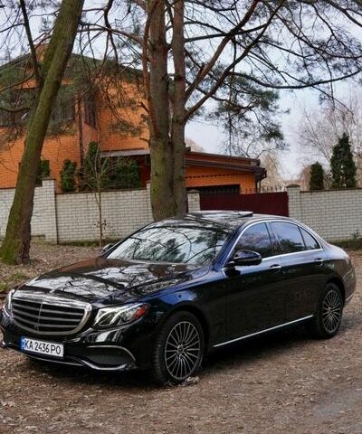 Черный Мерседес Е-Класс, объемом двигателя 1.99 л и пробегом 25 тыс. км за 35500 $, фото 1 на Automoto.ua
