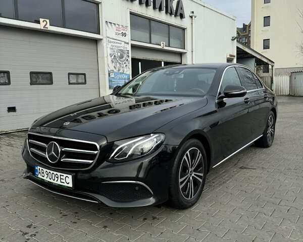 Чорний Мерседес Е-Клас, об'ємом двигуна 1.95 л та пробігом 215 тис. км за 28800 $, фото 1 на Automoto.ua