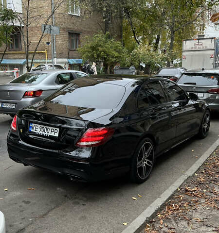 Черный Мерседес Е-Класс, объемом двигателя 2 л и пробегом 66 тыс. км за 45000 $, фото 1 на Automoto.ua