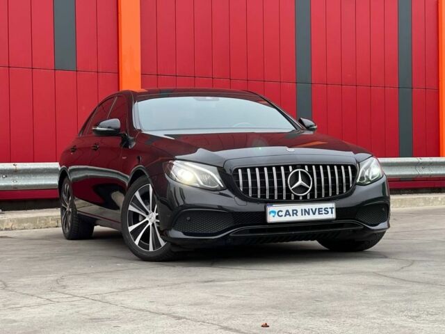 Чорний Мерседес Е-Клас, об'ємом двигуна 2 л та пробігом 75 тис. км за 40000 $, фото 1 на Automoto.ua