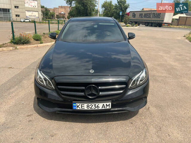 Черный Мерседес Е-Класс, объемом двигателя 1.95 л и пробегом 203 тыс. км за 34000 $, фото 1 на Automoto.ua