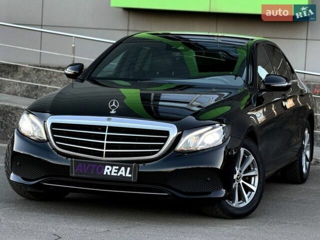 Чорний Мерседес Е-Клас, об'ємом двигуна 1.95 л та пробігом 230 тис. км за 29500 $, фото 1 на Automoto.ua