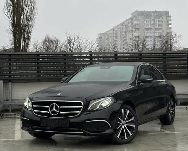 Чорний Мерседес Е-Клас, об'ємом двигуна 2 л та пробігом 67 тис. км за 39000 $, фото 1 на Automoto.ua