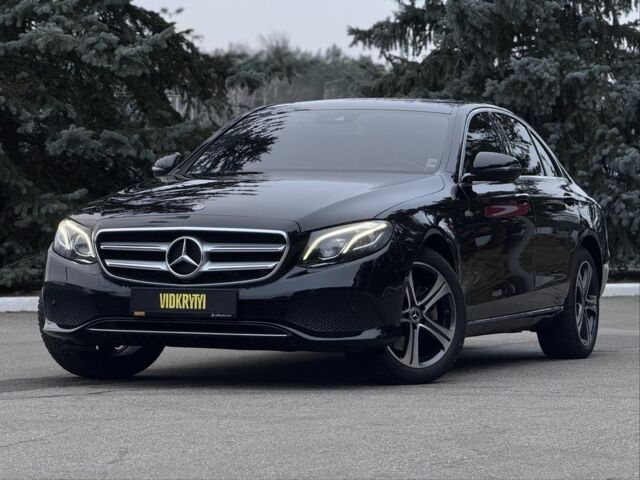 Чорний Мерседес Е-Клас, об'ємом двигуна 2 л та пробігом 109 тис. км за 32900 $, фото 1 на Automoto.ua