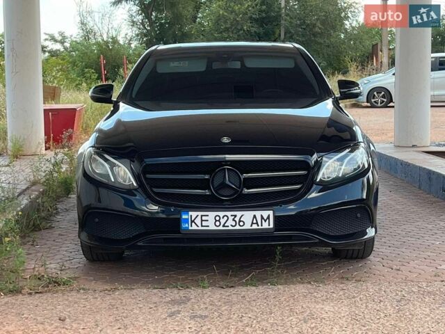 Чорний Мерседес Е-Клас, об'ємом двигуна 1.95 л та пробігом 215 тис. км за 26500 $, фото 1 на Automoto.ua