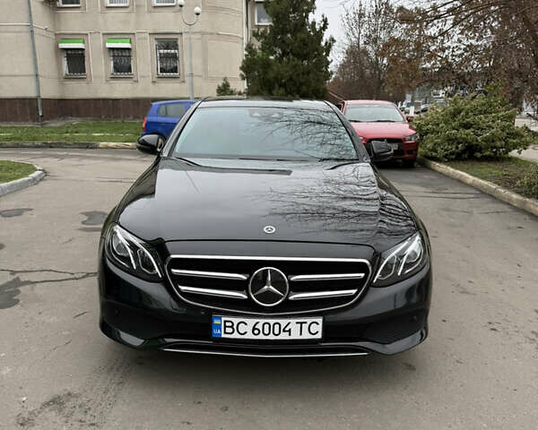 Черный Мерседес Е-Класс, объемом двигателя 1.95 л и пробегом 104 тыс. км за 39900 $, фото 1 на Automoto.ua