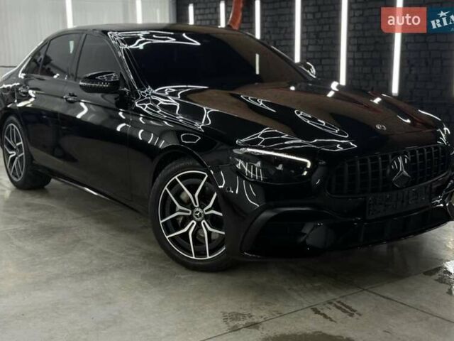 Черный Мерседес Е-Класс, объемом двигателя 1.95 л и пробегом 150 тыс. км за 48000 $, фото 1 на Automoto.ua