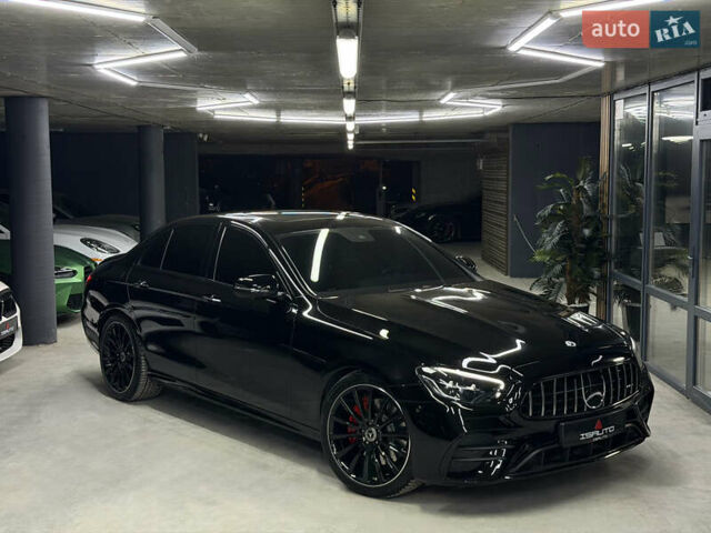 Чорний Мерседес Е-Клас, об'ємом двигуна 1.99 л та пробігом 57 тис. км за 42500 $, фото 1 на Automoto.ua