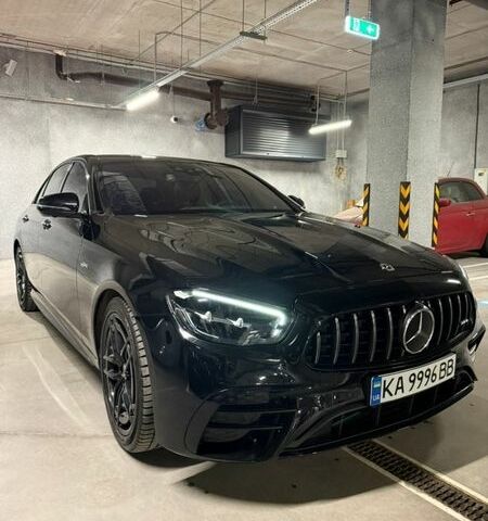 Чорний Мерседес Е-Клас, об'ємом двигуна 3 л та пробігом 65 тис. км за 84000 $, фото 1 на Automoto.ua