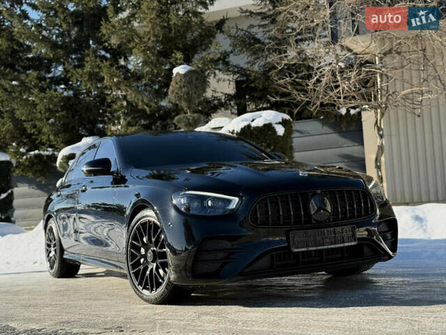 Черный Мерседес Е-Класс, объемом двигателя 1.99 л и пробегом 69 тыс. км за 59900 $, фото 1 на Automoto.ua