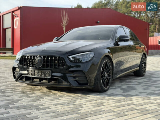 Черный Мерседес Е-Класс, объемом двигателя 2 л и пробегом 60 тыс. км за 61500 $, фото 1 на Automoto.ua