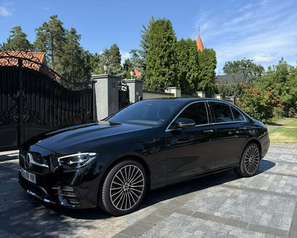 Чорний Мерседес Е-Клас, об'ємом двигуна 2 л та пробігом 19 тис. км за 62000 $, фото 1 на Automoto.ua