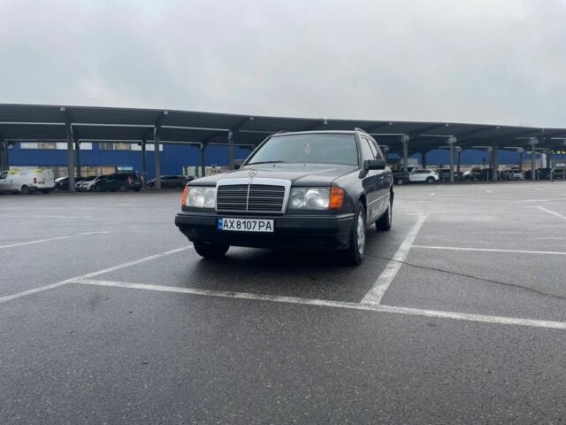 Чорний Мерседес Е-Клас, об'ємом двигуна 2 л та пробігом 300 тис. км за 2999 $, фото 1 на Automoto.ua