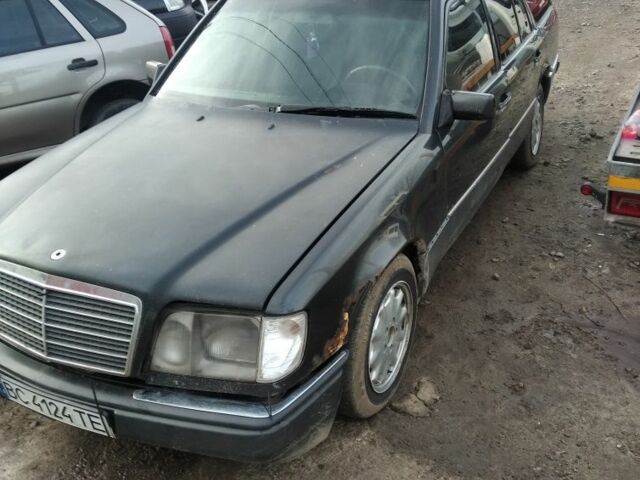 Чорний Мерседес Е-Клас, об'ємом двигуна 2 л та пробігом 511 тис. км за 1200 $, фото 1 на Automoto.ua