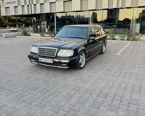 Черный Мерседес Е-Класс, объемом двигателя 2.8 л и пробегом 620 тыс. км за 4300 $, фото 1 на Automoto.ua