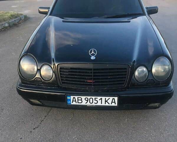 Мерседес Е-Клас 1998 у Вінниці на Automoto.ua Чорний Мерседес Е-Клас, об'ємом двигуна 3.2 л та пробігом 417 тис. км за 4500 $, фото 1 на Automoto.ua