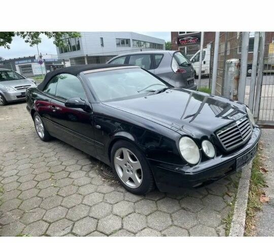 Черный Мерседес Е-Класс, объемом двигателя 2 л и пробегом 300 тыс. км за 3519 $, фото 1 на Automoto.ua