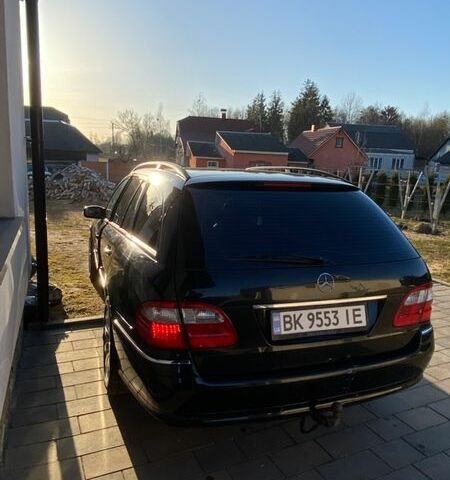 Черный Мерседес Е-Класс, объемом двигателя 3.22 л и пробегом 343 тыс. км за 6650 $, фото 1 на Automoto.ua