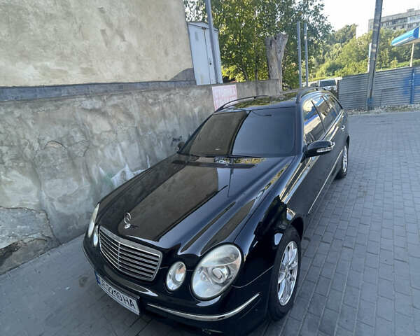 Черный Мерседес Е-Класс, объемом двигателя 2.69 л и пробегом 345 тыс. км за 8000 $, фото 1 на Automoto.ua