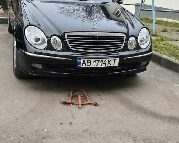 Черный Мерседес Е-Класс, объемом двигателя 3.2 л и пробегом 390 тыс. км за 8500 $, фото 1 на Automoto.ua