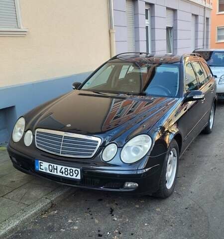 Черный Мерседес Е-Класс, объемом двигателя 2.2 л и пробегом 443 тыс. км за 2900 $, фото 1 на Automoto.ua