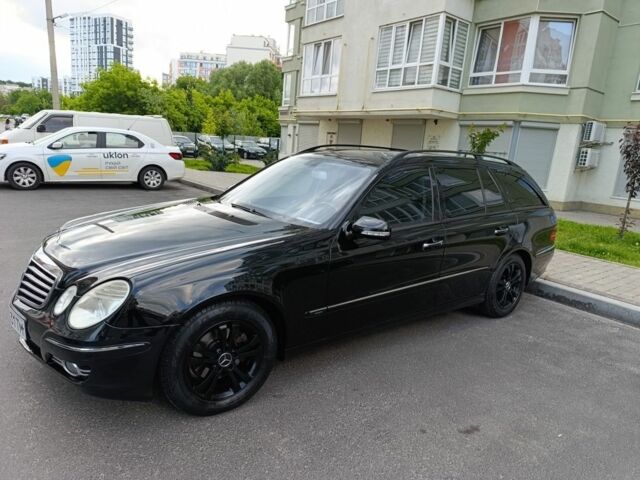 Черный Мерседес Е-Класс, объемом двигателя 2.1 л и пробегом 454 тыс. км за 7300 $, фото 1 на Automoto.ua