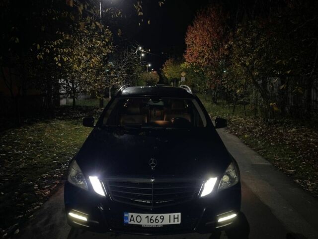 Черный Мерседес Е-Класс, объемом двигателя 2.1 л и пробегом 308 тыс. км за 11500 $, фото 1 на Automoto.ua