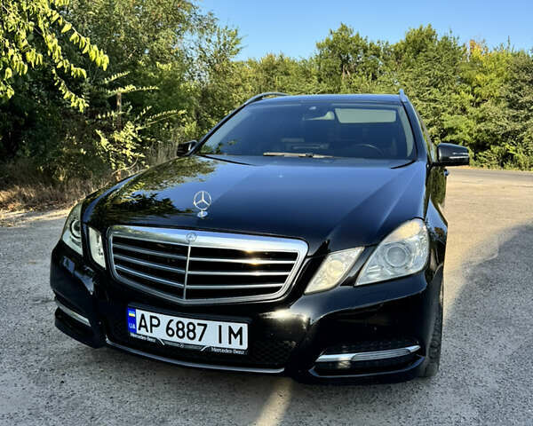 Черный Мерседес Е-Класс, объемом двигателя 2.2 л и пробегом 308 тыс. км за 13500 $, фото 1 на Automoto.ua