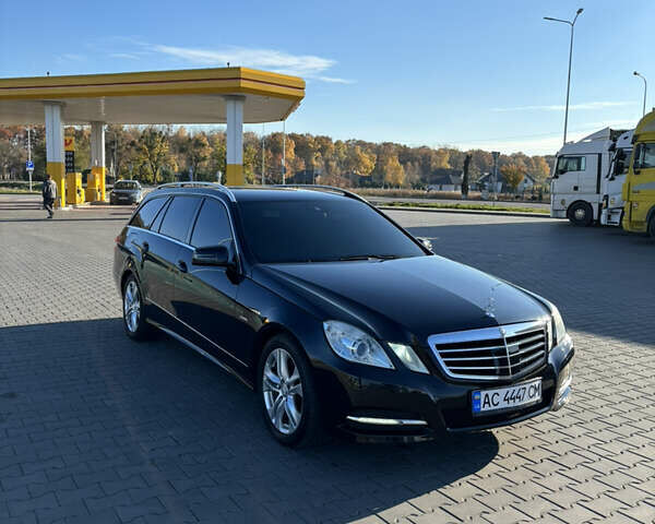 Черный Мерседес Е-Класс, объемом двигателя 2.14 л и пробегом 293 тыс. км за 14900 $, фото 1 на Automoto.ua