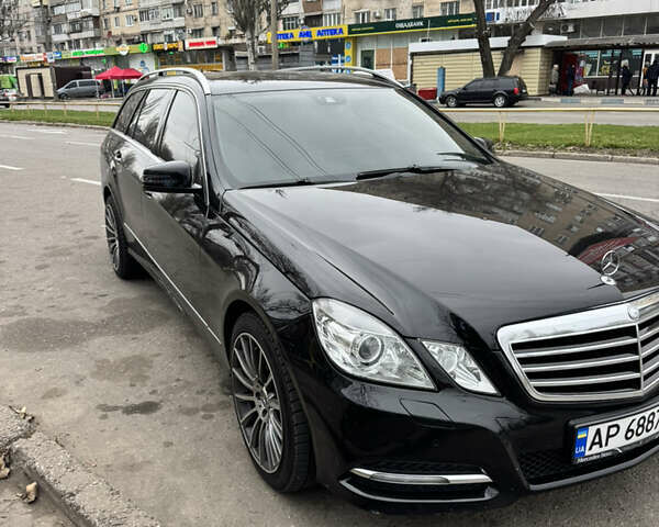 Чорний Мерседес Е-Клас, об'ємом двигуна 2.2 л та пробігом 308 тис. км за 13500 $, фото 1 на Automoto.ua