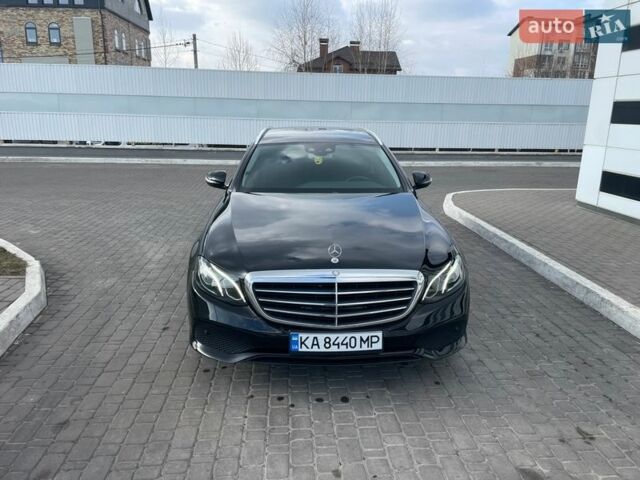 Черный Мерседес Е-Класс, объемом двигателя 1.95 л и пробегом 319 тыс. км за 17300 $, фото 1 на Automoto.ua
