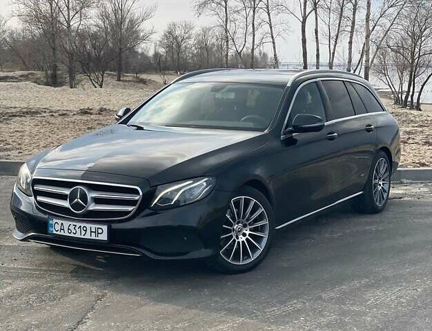 Черный Мерседес Е-Класс, объемом двигателя 1.95 л и пробегом 264 тыс. км за 21000 $, фото 1 на Automoto.ua