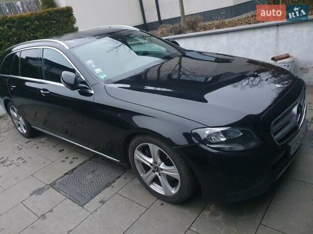 Чорний Мерседес Е-Клас, об'ємом двигуна 1.95 л та пробігом 364 тис. км за 19700 $, фото 1 на Automoto.ua
