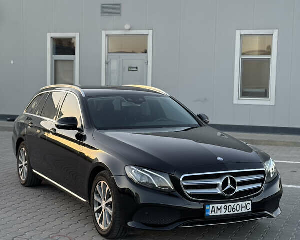 Черный Мерседес Е-Класс, объемом двигателя 1.95 л и пробегом 470 тыс. км за 17000 $, фото 1 на Automoto.ua