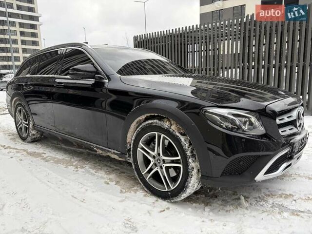 Черный Мерседес Е-Класс, объемом двигателя 1.95 л и пробегом 123 тыс. км за 35400 $, фото 1 на Automoto.ua