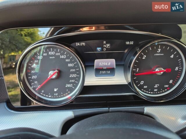 Чорний Мерседес Е-Клас, об'ємом двигуна 1.95 л та пробігом 318 тис. км за 16800 $, фото 1 на Automoto.ua