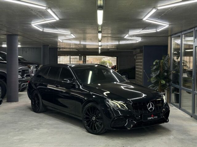 Черный Мерседес Е-Класс, объемом двигателя 2.1 л и пробегом 177 тыс. км за 19900 $, фото 1 на Automoto.ua