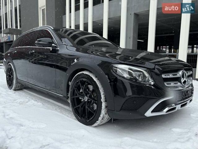 Чорний Мерседес Е-Клас, об'ємом двигуна 1.95 л та пробігом 125 тис. км за 39333 $, фото 1 на Automoto.ua