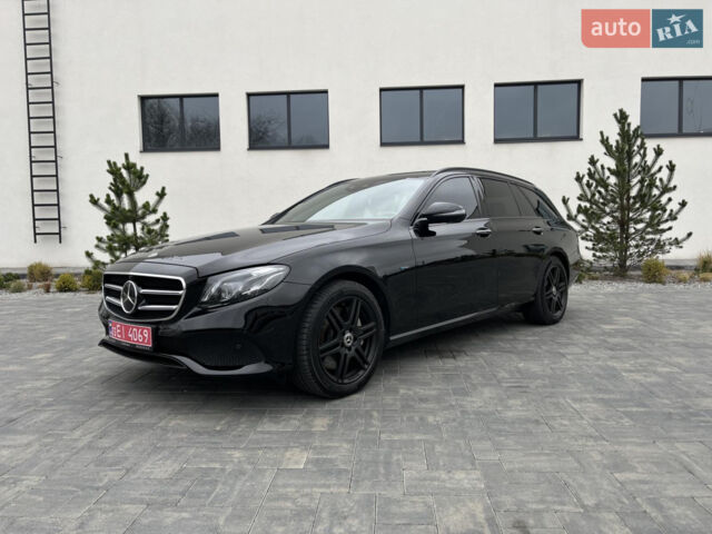 Чорний Мерседес Е-Клас, об'ємом двигуна 2 л та пробігом 230 тис. км за 29900 $, фото 1 на Automoto.ua