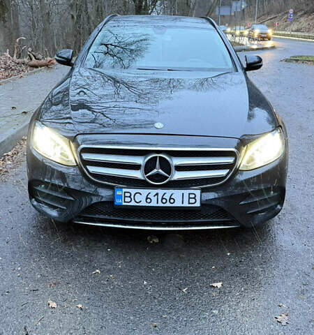 Чорний Мерседес Е-Клас, об'ємом двигуна 1.95 л та пробігом 343 тис. км за 27500 $, фото 1 на Automoto.ua