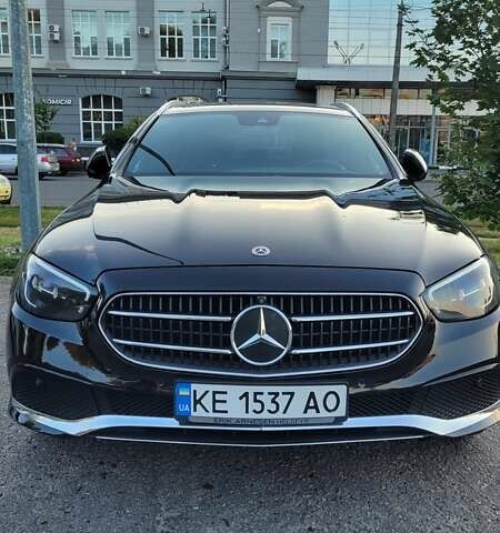 Черный Мерседес Е-Класс, объемом двигателя 1.95 л и пробегом 315 тыс. км за 43700 $, фото 1 на Automoto.ua