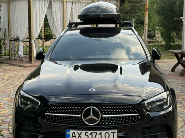 Чорний Мерседес Е-Клас, об'ємом двигуна 1.95 л та пробігом 45 тис. км за 51999 $, фото 1 на Automoto.ua